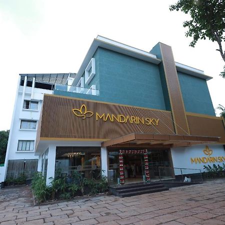 Mandarin Sky Hotel Kannur Buitenkant foto