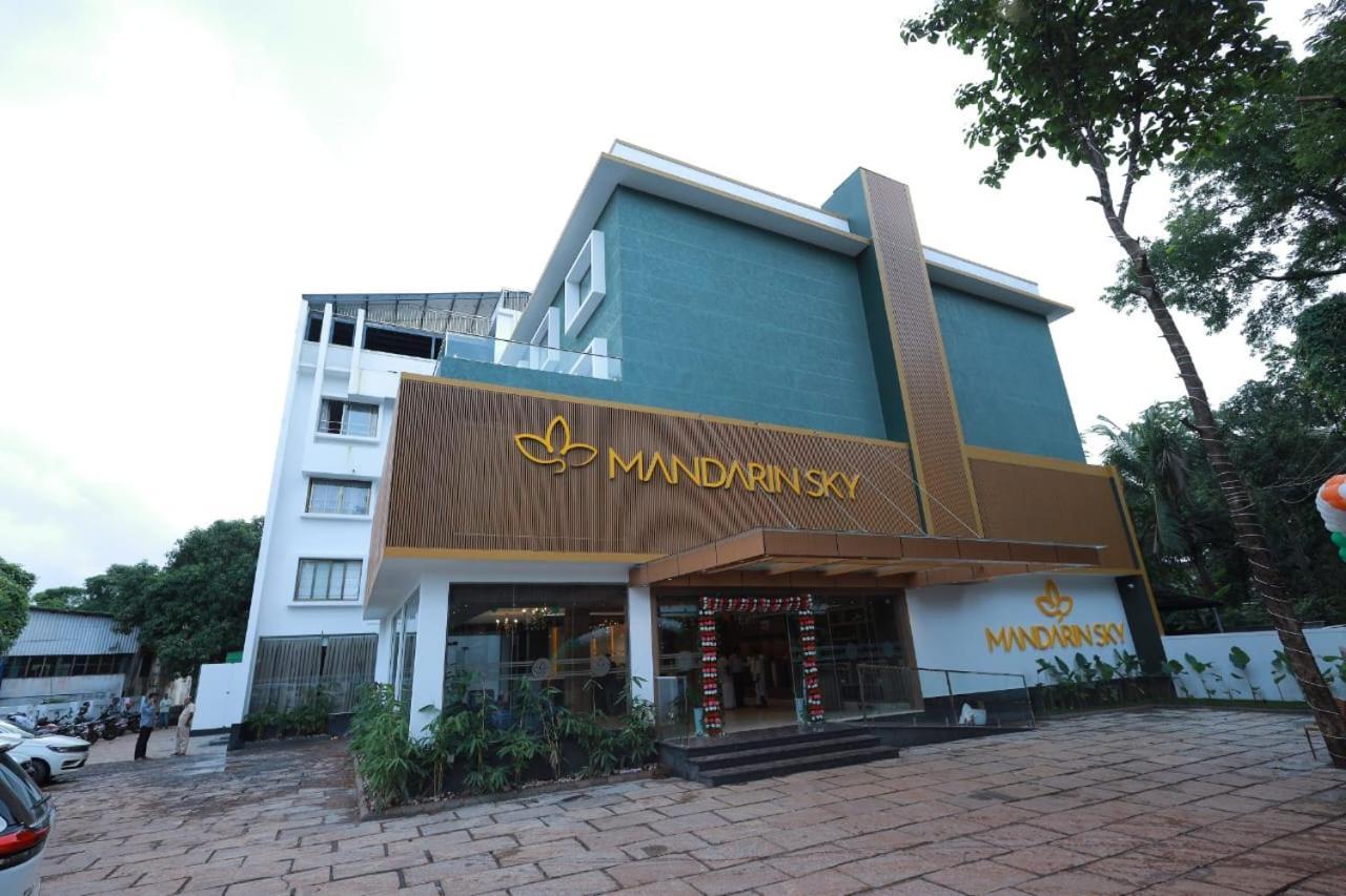 Mandarin Sky Hotel Kannur Buitenkant foto