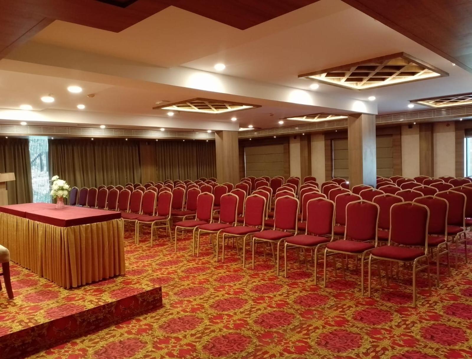 Mandarin Sky Hotel Kannur Buitenkant foto