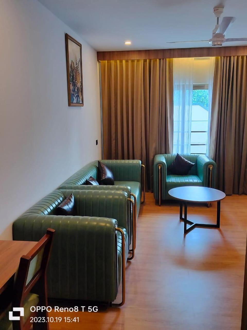 Mandarin Sky Hotel Kannur Buitenkant foto